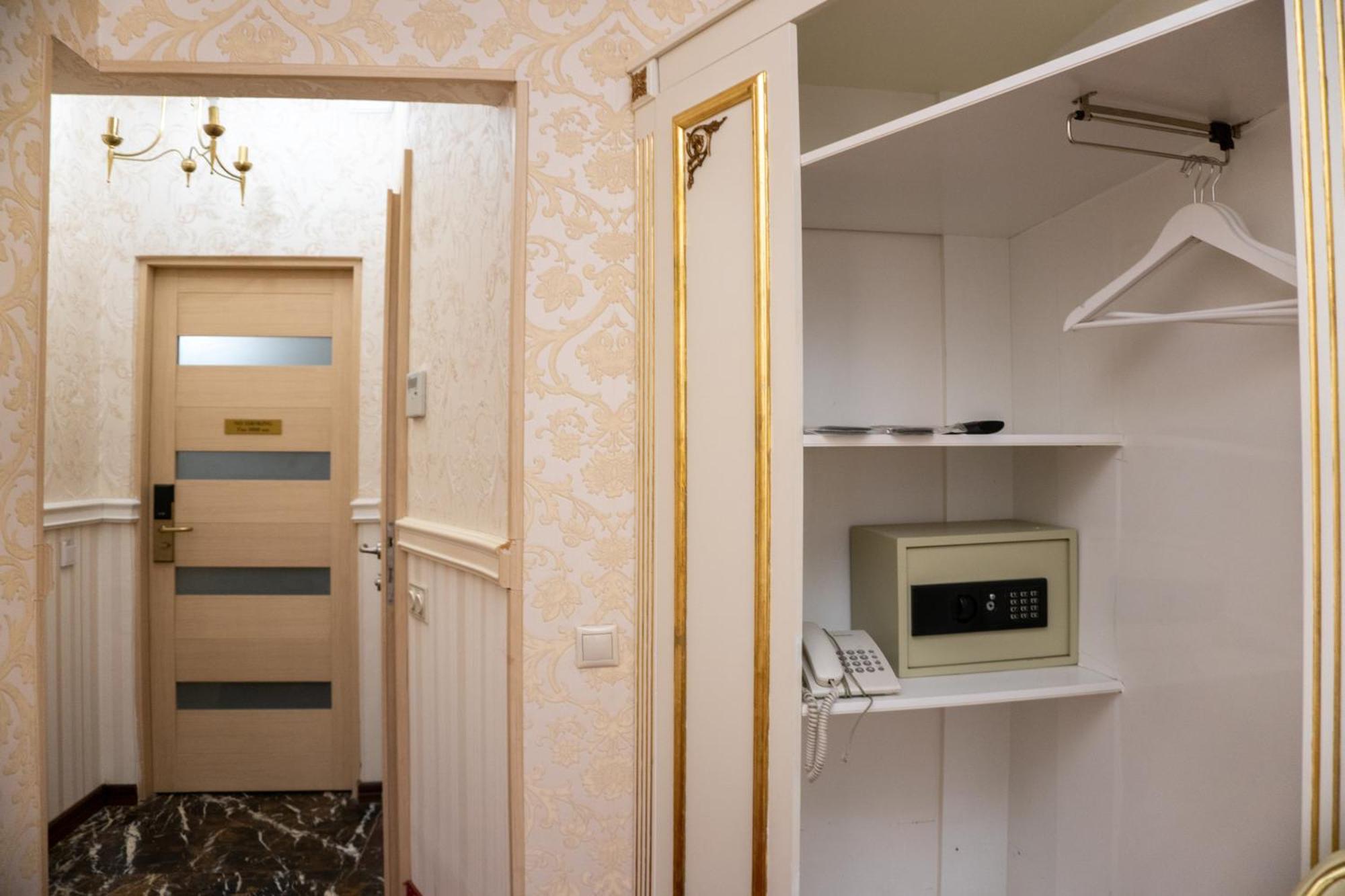 De Paris Hotel Kiev Ngoại thất bức ảnh